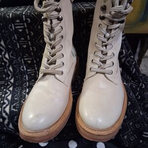 Men's Cream Lace-Up Boots